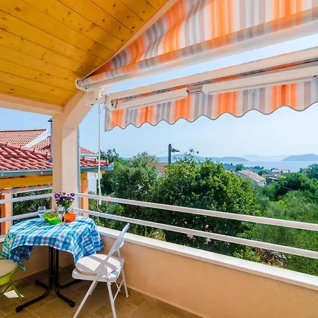 Apartment Donita